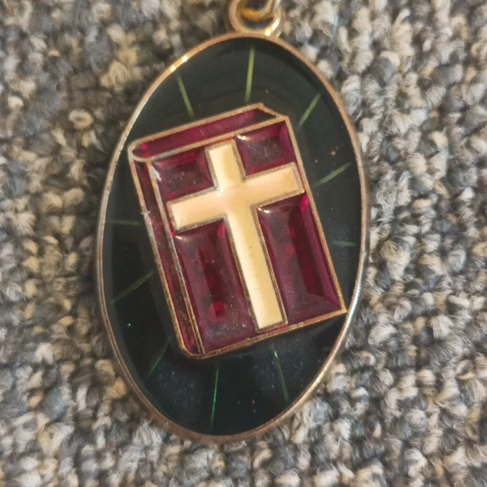 N/A keychain enamel